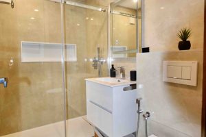 Chambre terrasse SDB